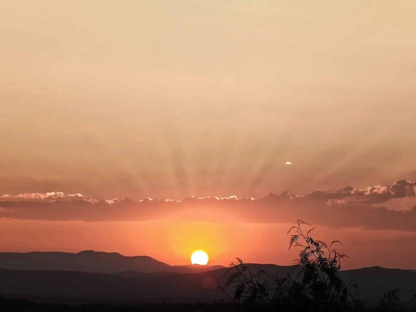Puesta de sol sobre el valle